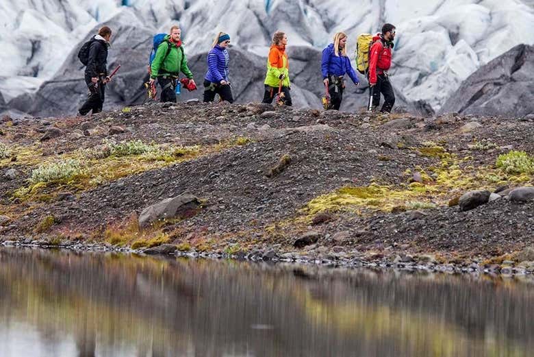 Hiking at the Falljökull Glacier